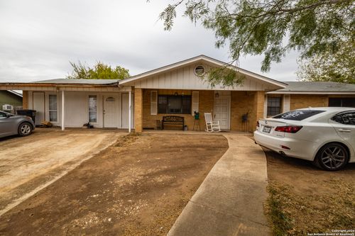 862 Avenue J, Poteet, TX, 78065 | Card Image