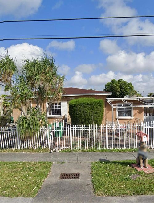9039 Sw 34th St, Miami, FL, 33165-4242 | Card Image