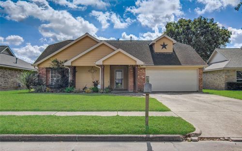 2010 Wildwood Dr, Deer Park, TX, 77536-3903 | Card Image