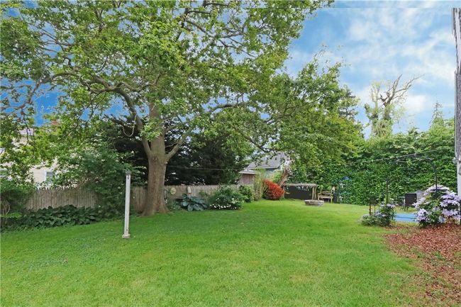 23 Sherman Ln, House other with 6 bedrooms, 3 bathrooms and 6 parking in Middletown RI | Image 6