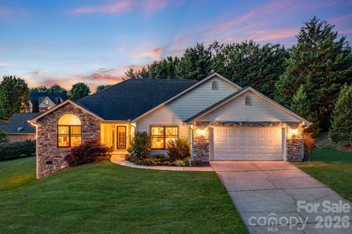 3 Bombay Ct, Candler, NC, 28715-8502 | Card Image
