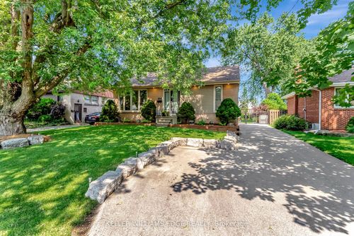 635 Inverness Ave, Burlington, ON, L7T3S9 | Card Image