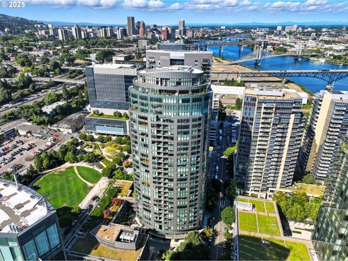 unit-2110-3601 S River Pkwy, Portland, OR, 97239-4563 | Card Image