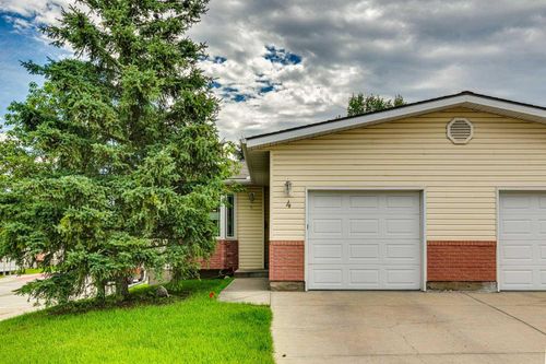 4 Dovista Court Se, Calgary, AB, T2B3P4 | Card Image