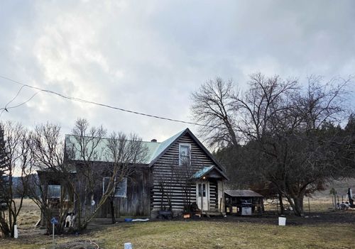 2477 Cedonia Addy Rd, Addy, WA, 99101-9625 | Card Image