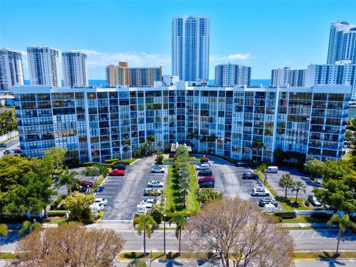 104-1000 Parkview Dr, Hallandale Beach, FL, 33009 | Card Image