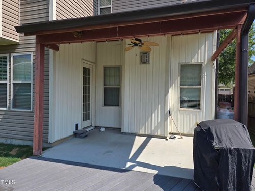 37 Crest Cir, Garner, NC, 27529-7581 | Card Image