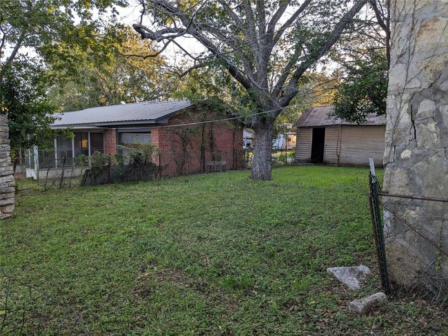200 e kidd backyard | Image 6