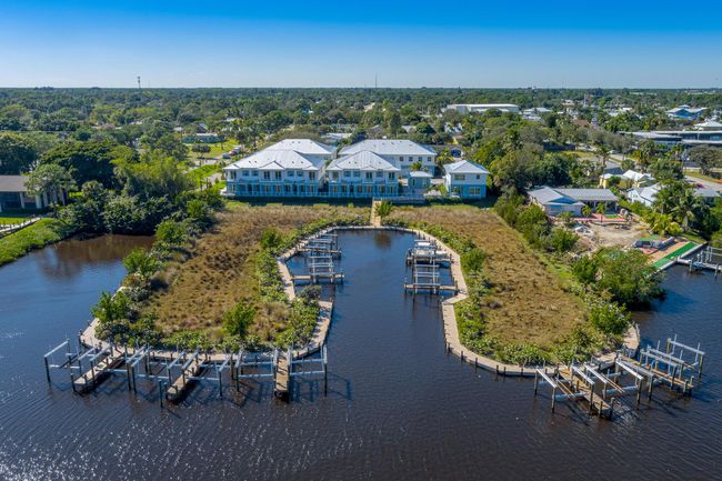4680 Se Manatee Way, Condo with 3 bedrooms, 3 bathrooms and null parking in Stuart FL | Image 31