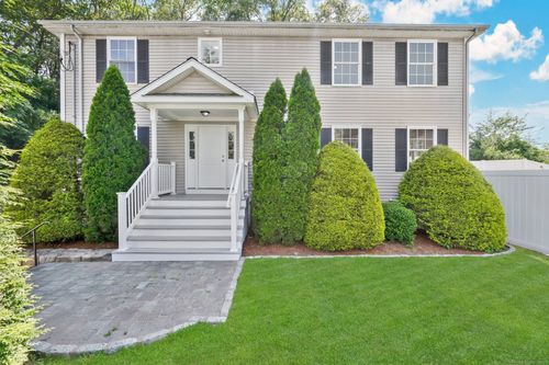1854 Chopsey Hill Rd, Bridgeport, CT, 06606-1937 | Card Image