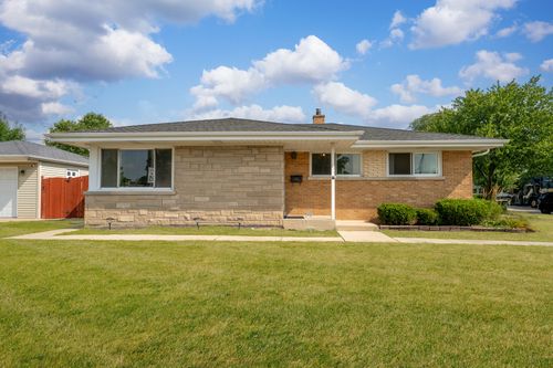 8802 Olcott Ave, Morton Grove, IL, 60053-1914 | Card Image