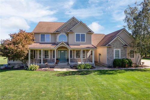 7245 Hunters Glen Ln, Seville, OH, 44273-8943 | Card Image