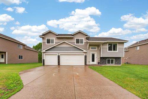 835 Highview Loop Se, Pine City, MN, 55063-6077 | Card Image
