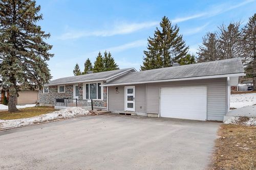 587 Rue Maclaren E, Gatineau, QC, J8L2V9 | Card Image