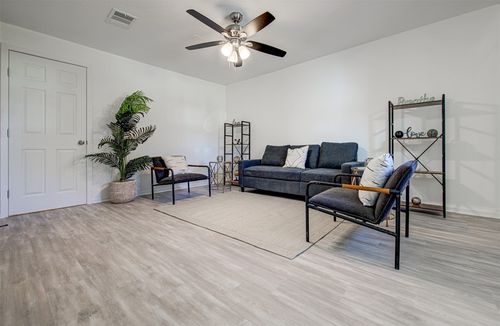 505 Magnolia St, Bastrop, TX, 78602-1509 | Card Image