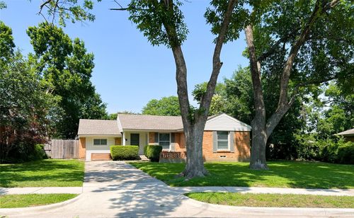 424 Classen Dr, Dallas, TX, 75218-1724 | Card Image