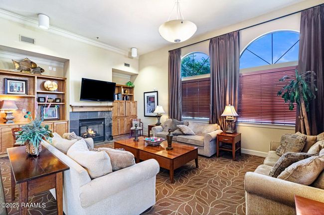 20-web-or-mls-Main Street at RR Comm Pho | Image 20