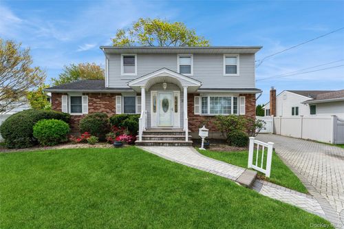 2 2nd Ave, Farmingdale, NY, 11735-5707 | Card Image