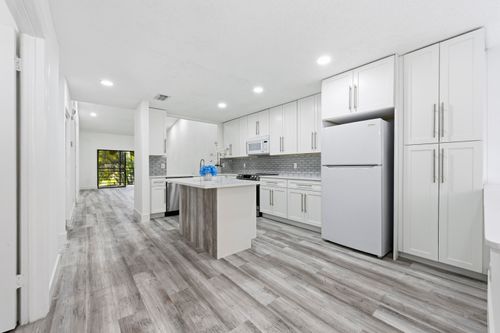 204-10188 Mangrove Dr, Boynton Beach, FL, 33437-1370 | Card Image