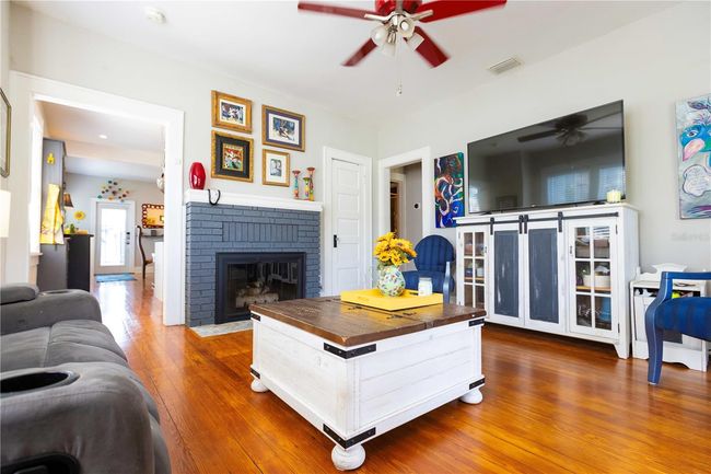 Living Room | Image 11