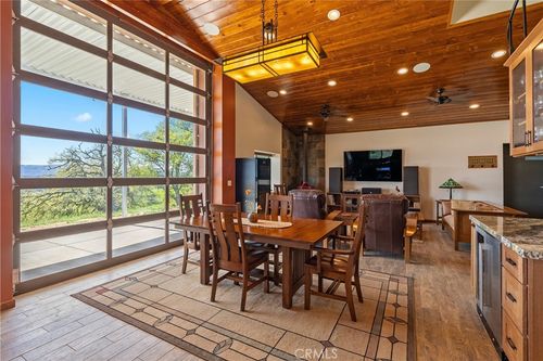 4235 Vista Del Lago, Santa Margarita, CA, 93453-8675 | Card Image