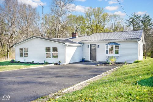 8311 W Old Nashville Rd, Columbus, IN, 47201-8860 | Card Image