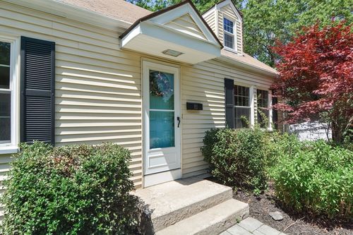 80 Pocahontas St, Walpole, MA, 02081-3337 | Card Image