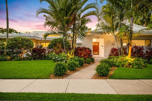 857 Ne 98th St, Miami Shores, FL, 33138-2532 | Card Image