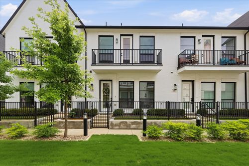 131 Garden Ct E, Arlington, TX, 76013-1314 | Card Image
