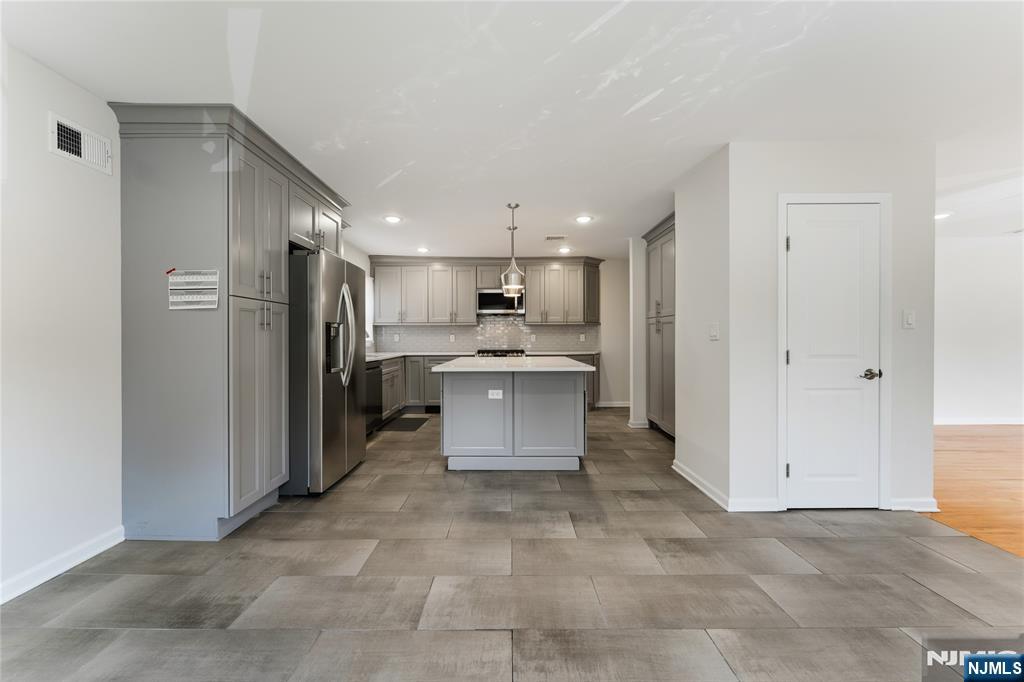 Residential Lease in Palisades Park 5