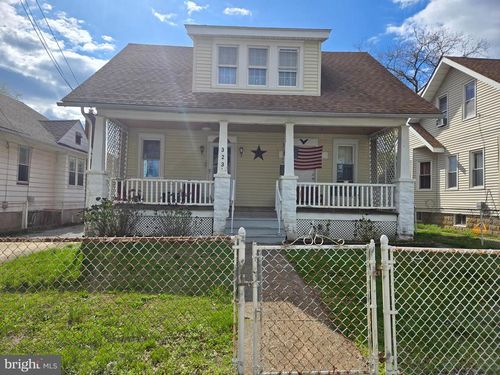 323 Evergreen Ave, OAKLYN, NJ, 08107-2119 | Card Image