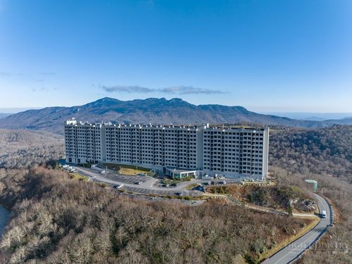 2205-303 Sugar Top Dr, Sugar Mountain, NC, 28604-4405 | Card Image