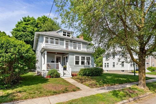 8 Berkeley St, Reading, MA, 01867-2801 | Card Image