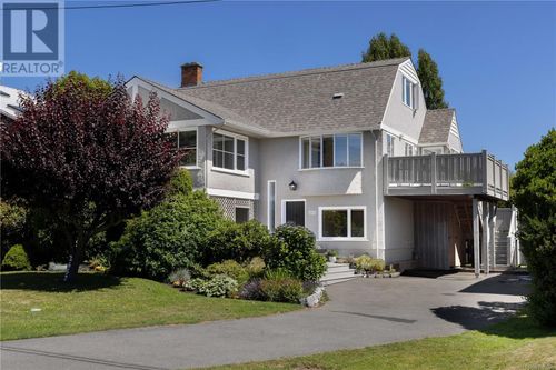 2652 Killarney Rd, Victoria, BC, V8P3G8 | Card Image