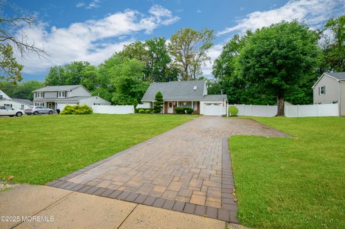 4 Maxwell Ln, Manalapan, NJ, 07726-2909 | Card Image