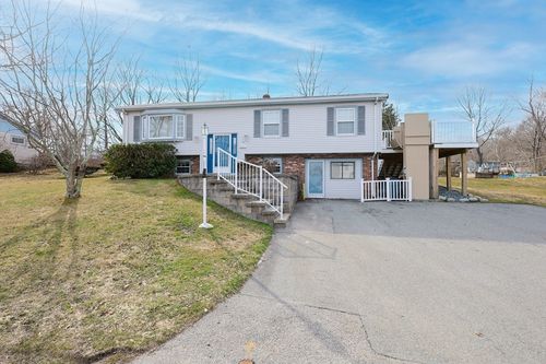 111 Almy Rd, Somerset, MA, 02726-3650 | Card Image