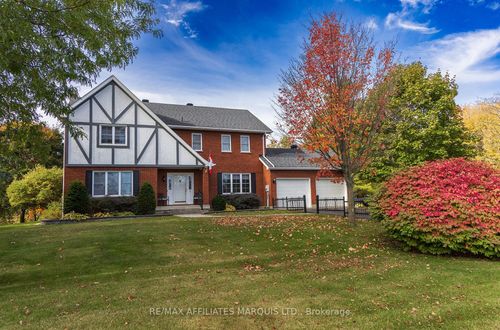 2 Fairholme Dr, South Dundas, ON, K0C1X0 | Card Image