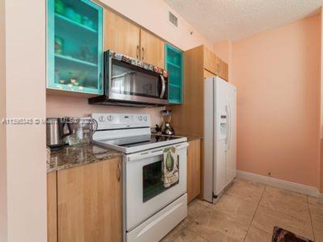 APT-1101 - 17555 Atlantic Blvd, Condo with 3 bedrooms, 2 bathrooms and null parking in Sunny Isles Beach FL | Image 8