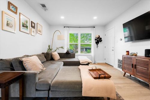 a-1808 Forest Hill Dr, Austin, TX, 78745-1721 | Card Image