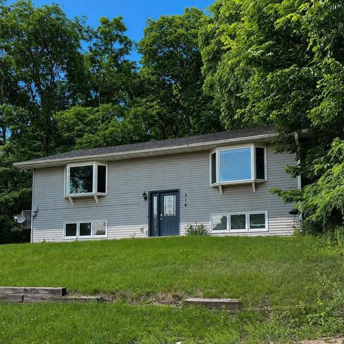 514 9th Ave, Baraboo, WI, 53913-1647 | Card Image