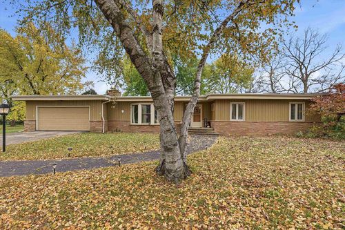 1370 Breezewood Lane, NEENAH, WI, 54956 | Card Image