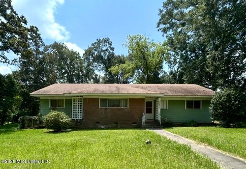 915 White St, Mccomb, MS, 39648-2953 | Card Image