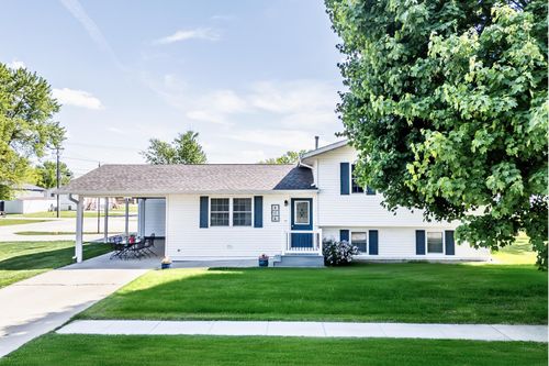 406 Forest St, Fairbank, IA, 50629 | Card Image