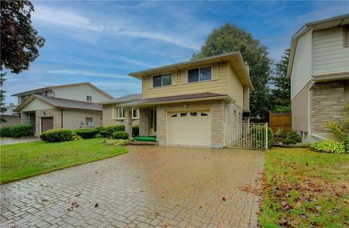 45 Wimbleton Cres, Kitchener, ON, N2B3K4 | Card Image