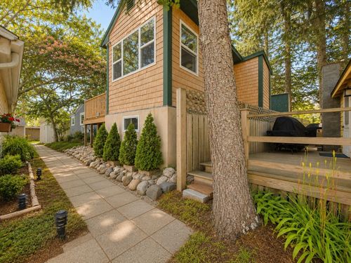 g-12 Hideaway Vlg, Bourne, MA, 02532 | Card Image
