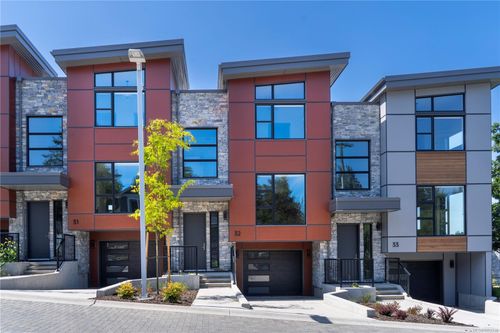 32-4253 Dieppe Rd, Victoria, BC, V8X2N2 | Card Image