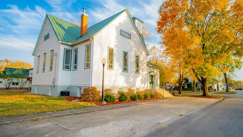 201 N Beech St, Forrest, IL, 61741-9611 | Card Image