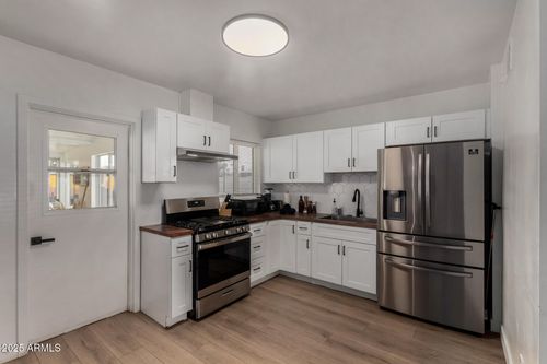 829 W Mitchell Dr, Phoenix, AZ, 85013-3607 | Card Image