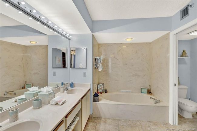 APT-1204 - 9600 Ocean Dr, Condo with 2 bedrooms, 2 bathrooms and null parking in Jensen Beach FL | Image 22