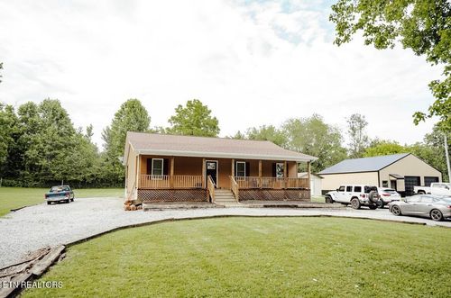 935 Pinetree Rd, Jamestown, TN, 38556-5658 | Card Image